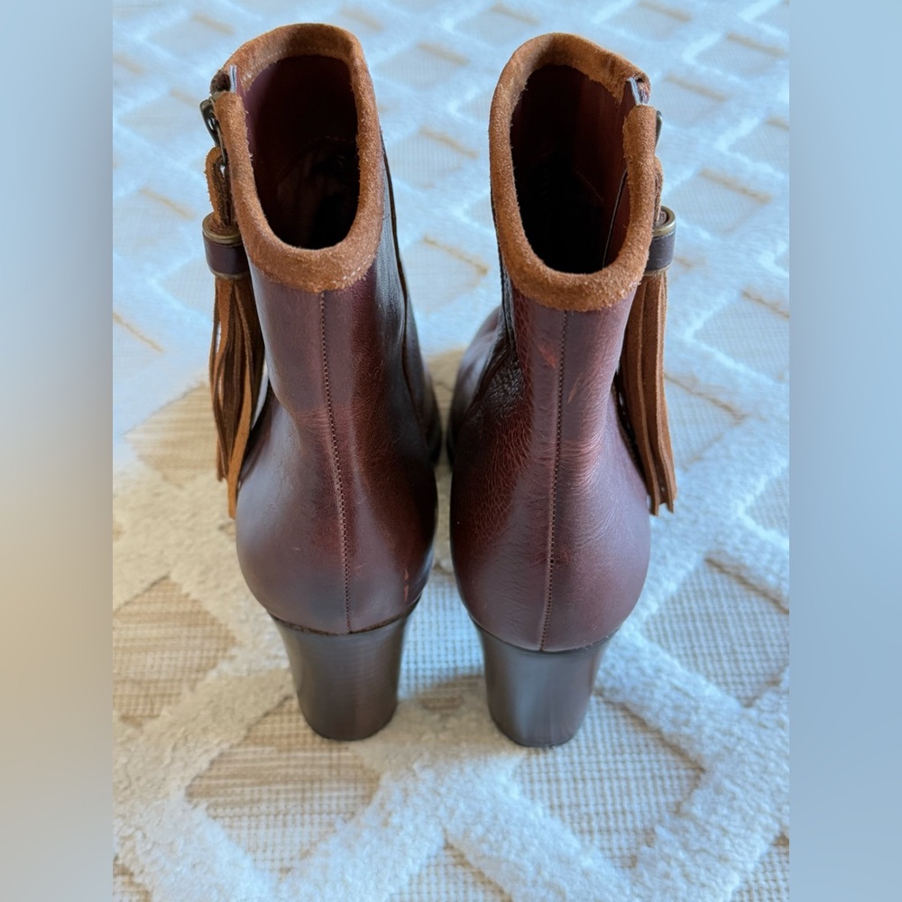 Lauren Ralph Carah Brown Leather Ankle Boots Zip Tassels Women's Size 8B - Picture 3 of 15